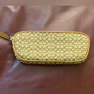 COACH Eyeglasses/Sunglasses/Makeup Zippered Case-Like NEW Perfect Condition